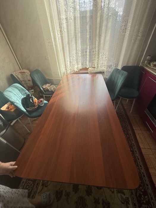 Стол кухонный, без стулчиков