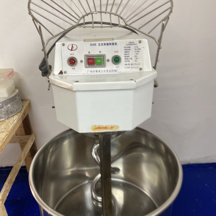 Тестомес 25 кг 220в тоқпен істейді.