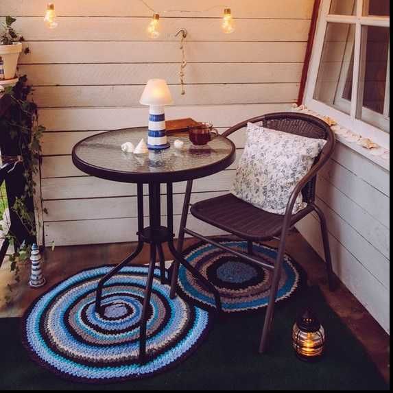 Маса със стъклен плот, метални крака, черна, 70см