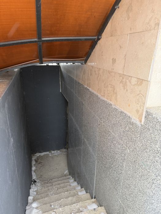 Продам помещение в цоклььном этаже, левый берег