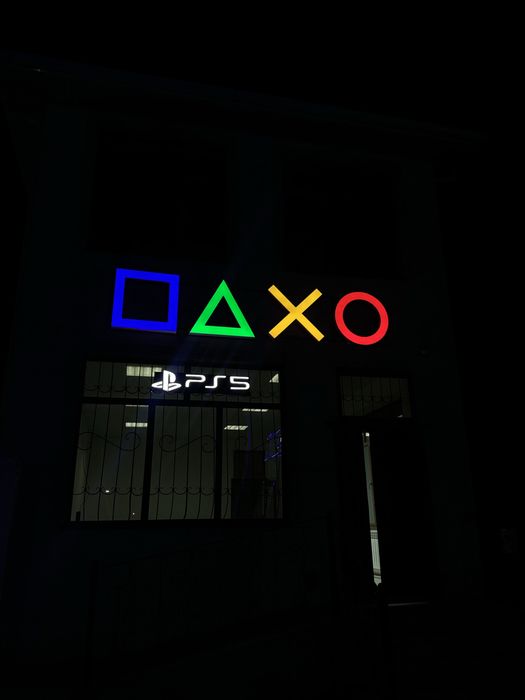 Вывеска PS5 для клуба