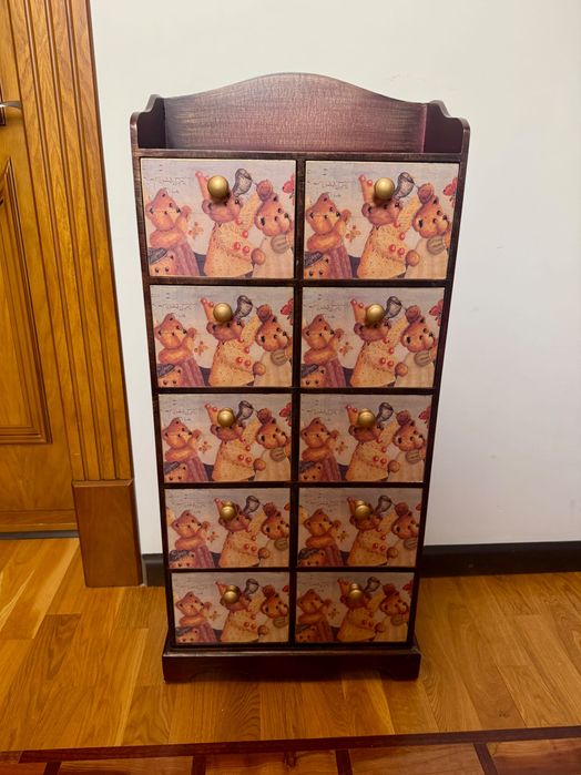 Комод, шкафчик с ящиками