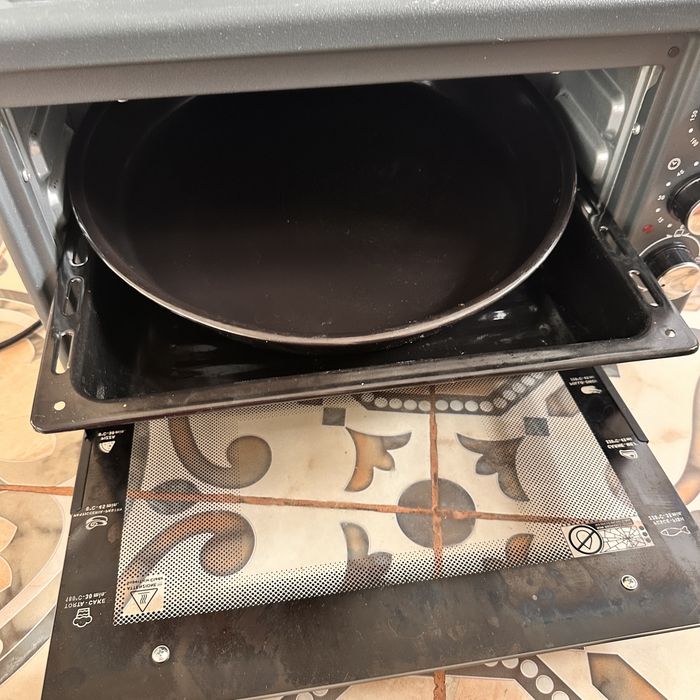 Настольная электропечь Akel черный