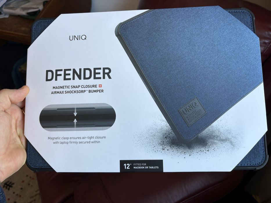 Husa Uniq Defender Apple Macbook 12”