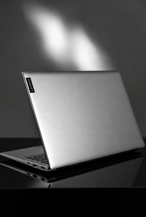 Ноутбук Lenovo IdeaPad U330