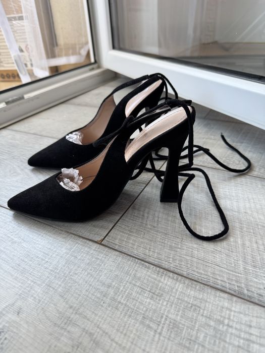 Pantofi stiletto cu toc
