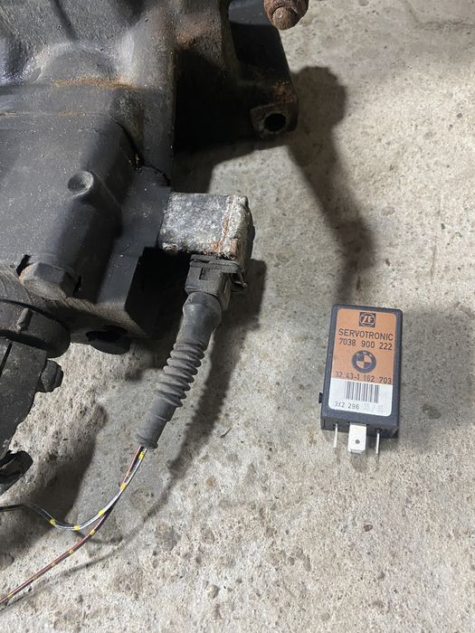 Редуктор рулевой BMW e34