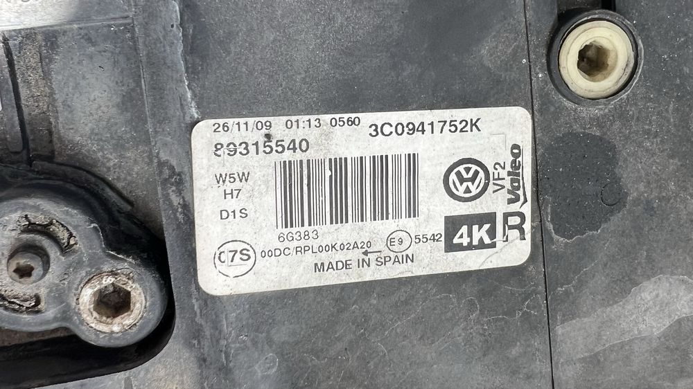 Фарове Bi-Xenon VW Passat B6
