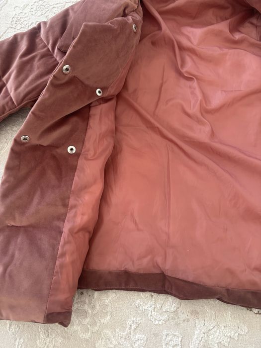 укороченный пуховик