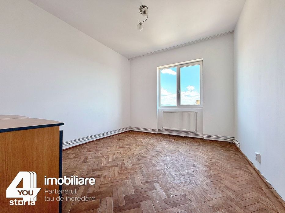 Apartament 3 camere Ineu langa Primarie ,82 mp, cu termotecă