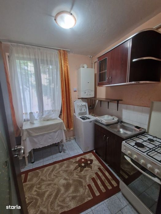 De vanzare apartament cu 2 camere, balcon,etajul 1, Pret ;  52000e