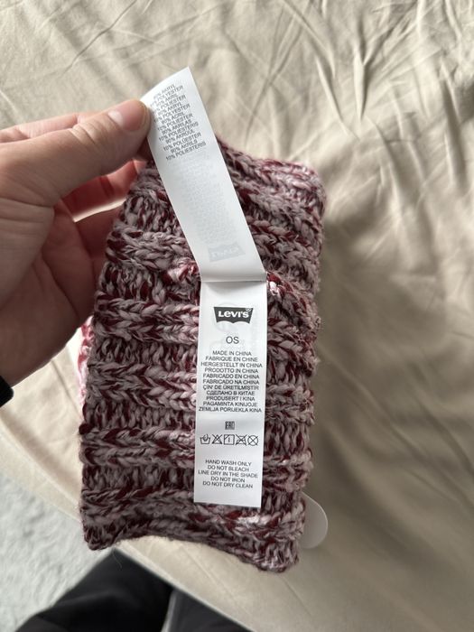 Levi's Alex Speckle caciula dama rosu cu alb din tricot marime OS noua