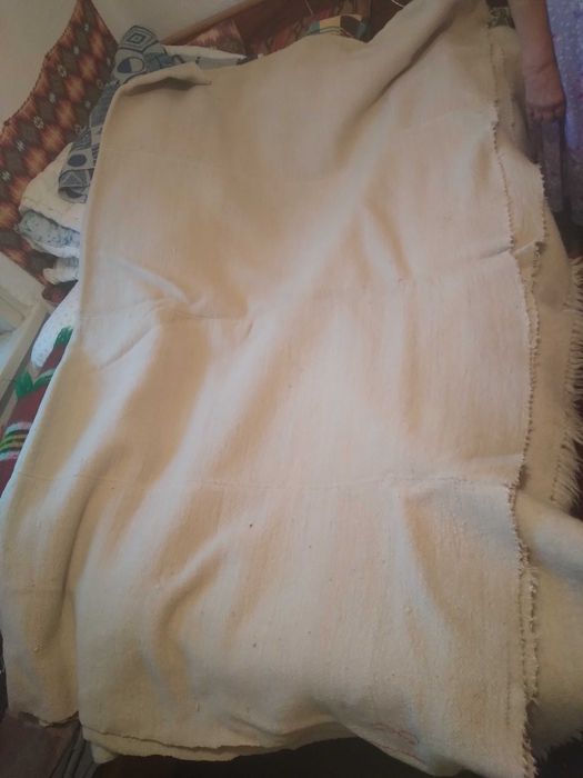 Вълнени ръчно тъкани одеала