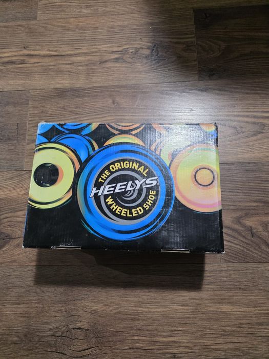 Adidasi cu role  Hellys  nr 33