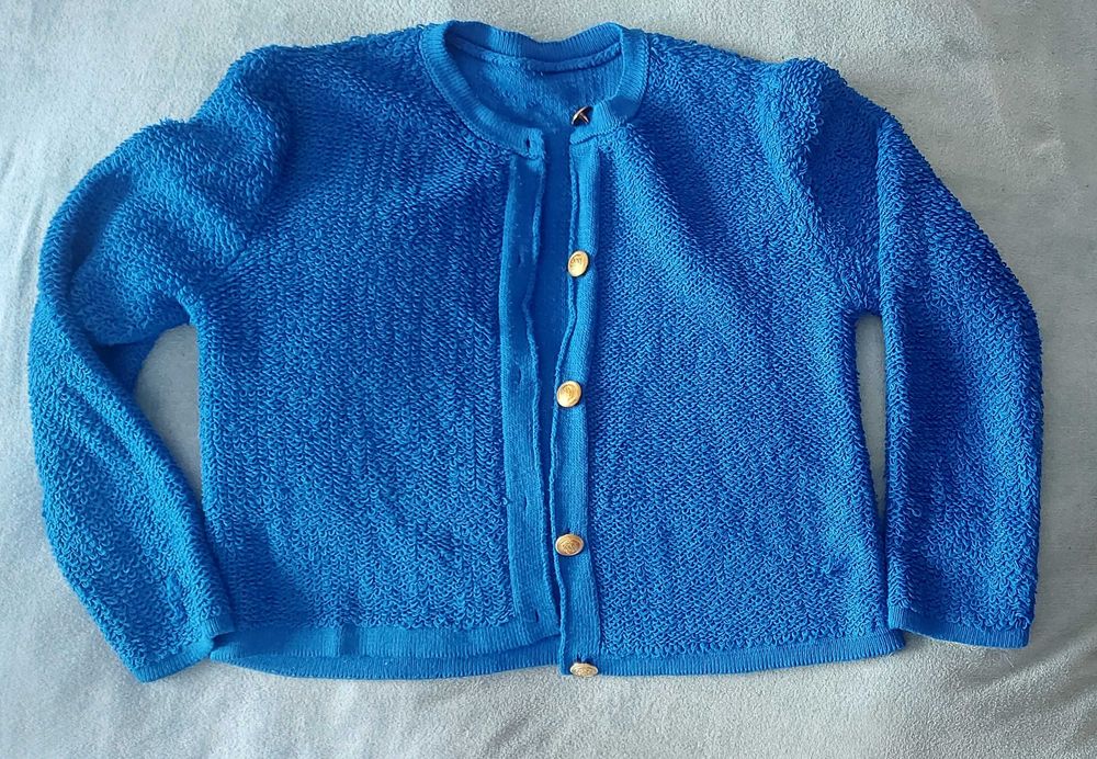 Pulover elegant cu nasturi