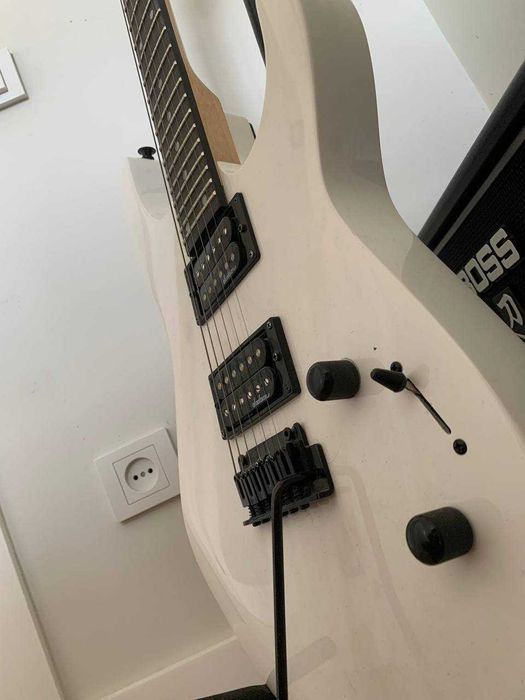 Электрогитара Jackson JS12