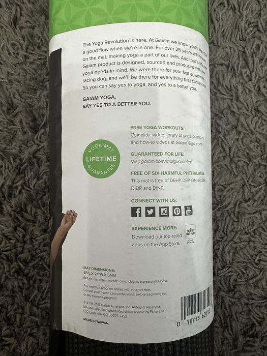 черен Gaiam Premium йога килим