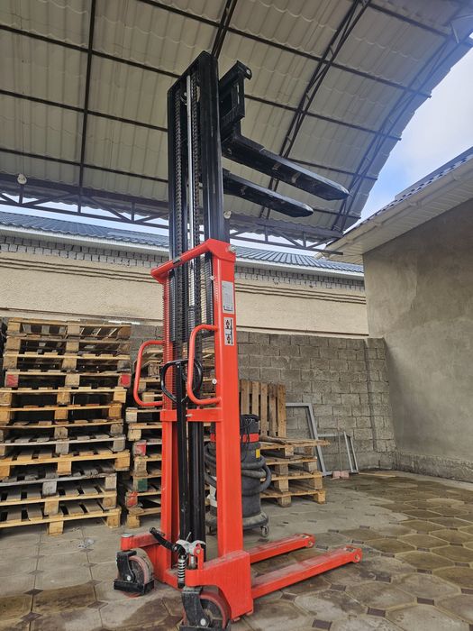 Штабелёр 2тн рохля