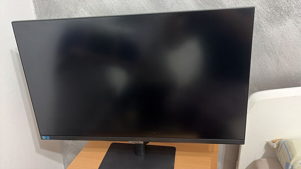 Iphone 14 +monitor samsung