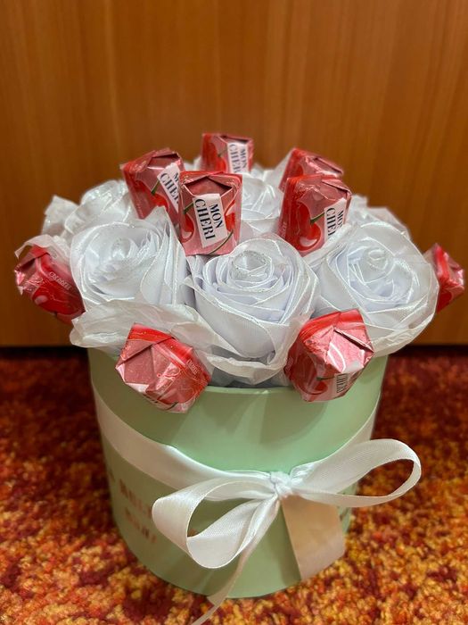 Aranjamente florale, lumanari, pachete cadou