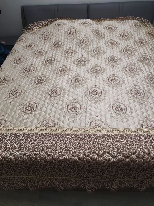 Продам покрывало на кровать