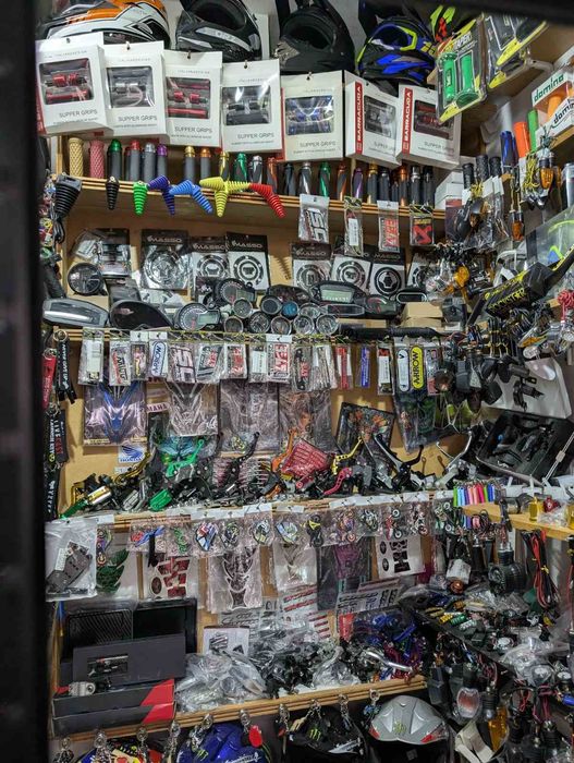 Мото екипировка нова,втора употреба и аксесоари за мотори.