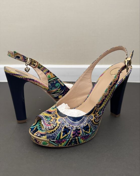 Продам босоножки. Италия