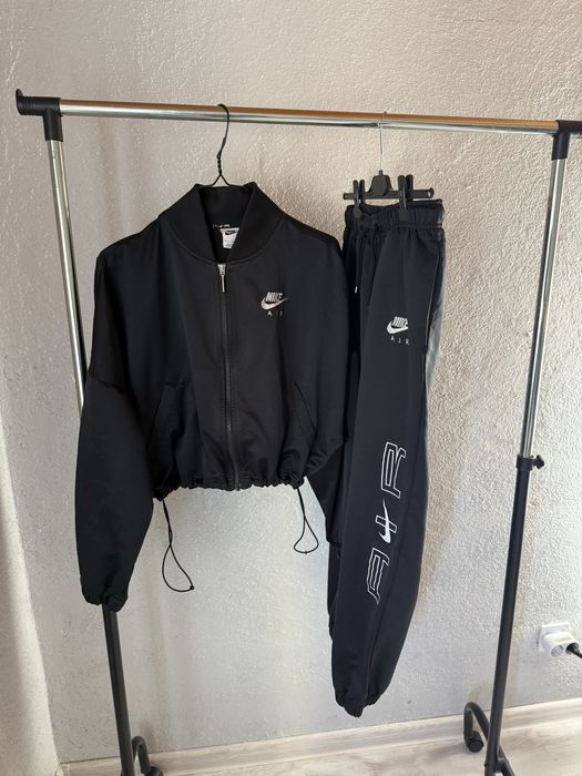 Дамски спортен екип  NIKE