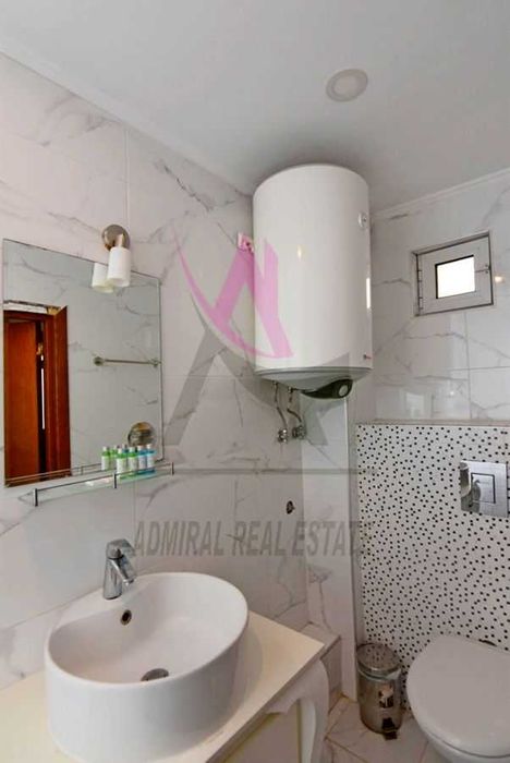 Дава се под наем Двустаен апартамент в к.к. Св.Св. Константин и Елена - 80 кв.м за 650 € - Снимка #2