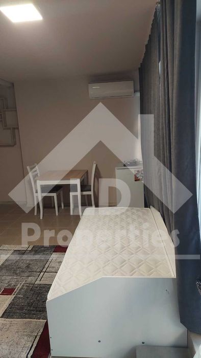 Дава се под наем Едностаен апартамент в Варна, Колхозен пазар - 26 кв.м за 255 € - Снимка #1