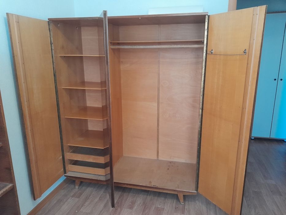 Продам шифоньер б/у