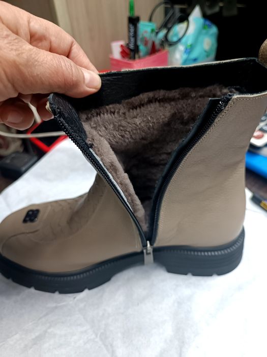 Сапоги от бренда GLOVE