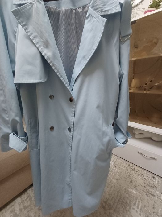 Продам тренч голубого цвета поясом р58-60