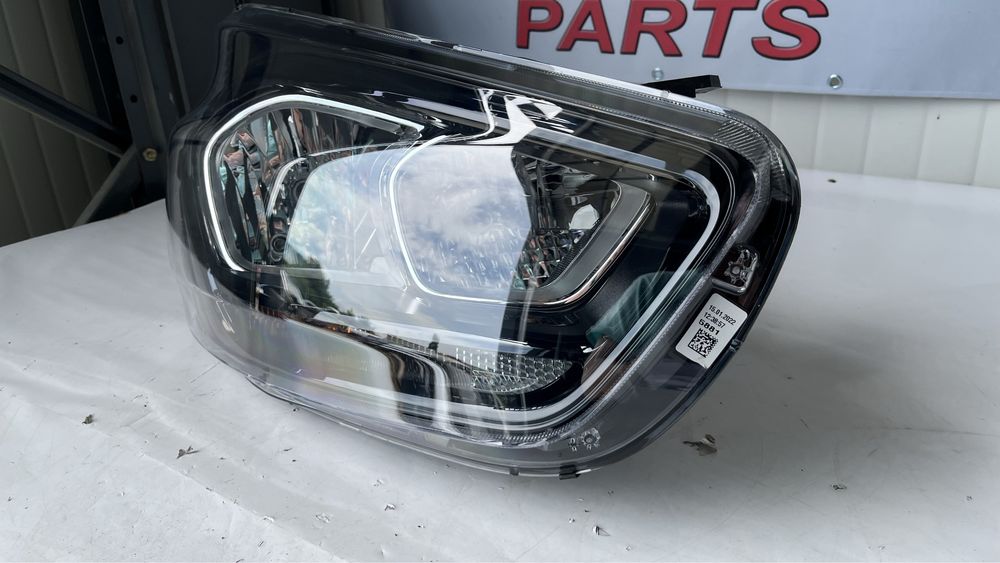 Десен фар Ford Tourneo 2012-