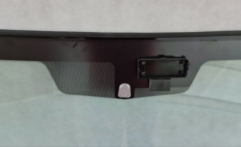 Предно стъкло Chevrolet Camaro 2009-2015 Coupe