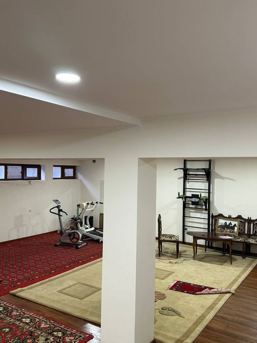 Аренда Мирабадский р-н шикарный большой дом