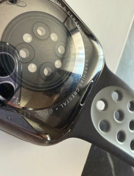 Apple Watch Series 7 4G (Cellular + GPS) Titanium & Sapphire