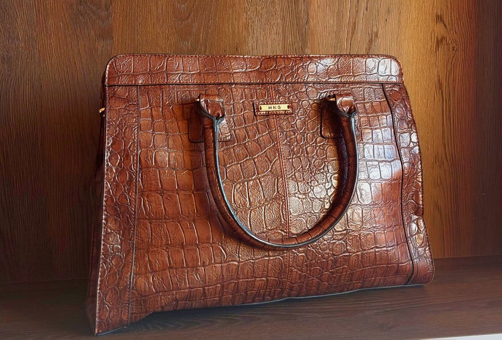 Дамска чанта MNG Mango - кожена чанта с кафяв цвят