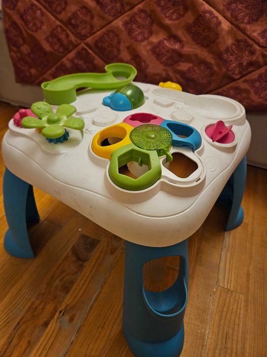 Детский развивающий столик - в хорошем состоянии
