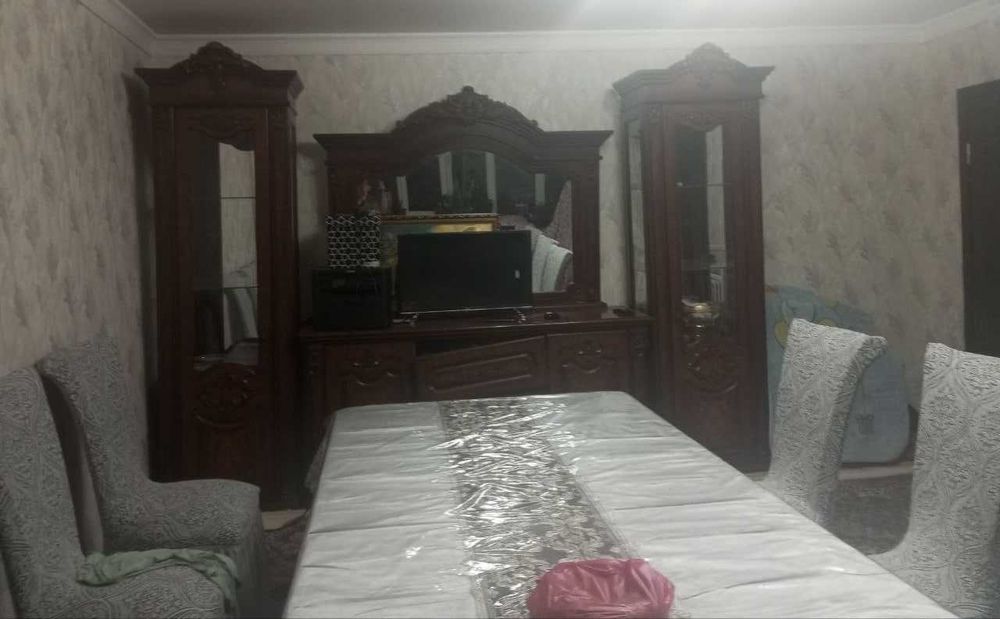 4 хонали сотилади/ ремонт урта холатда/ тинчлик метро 400 м/ Нурафшон