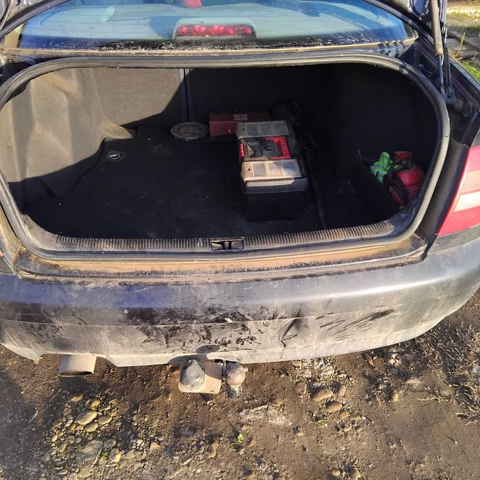 продавам ауди а4 феислифт