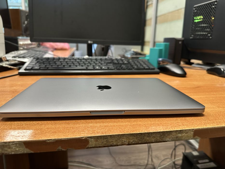 Macbook pro m1 8/256