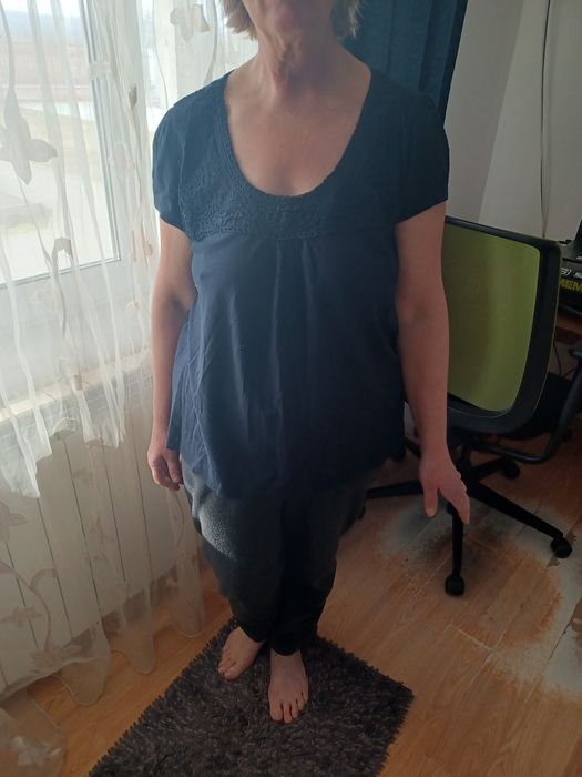 Bluzița dama bumbac cu o frumoasă broderie croșetat bleumarin