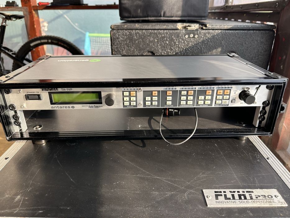 Tascam TA-1VP  procesor voce