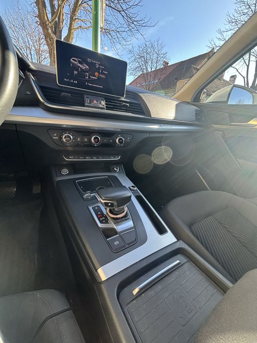 Audi Q5 - 2.0 TDI 4x4 masina pentru familie