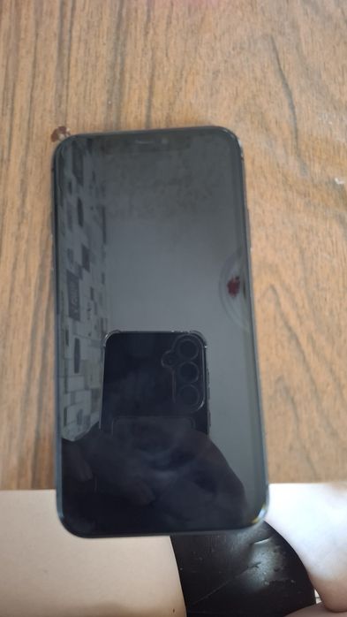 Продам iPhone 11