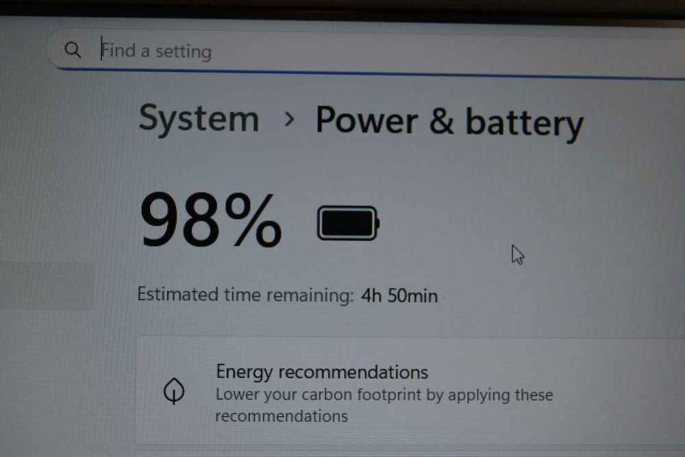 15.6 инча лаптоп Huawei I5 7200U 8 GB Nvidia SSD - батерия и зарядно