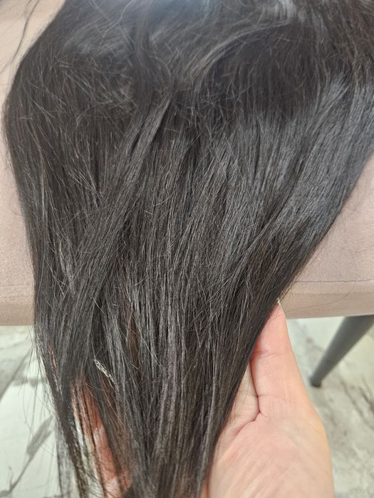 Тъмно кестенява коса. Ползвана веднъж.