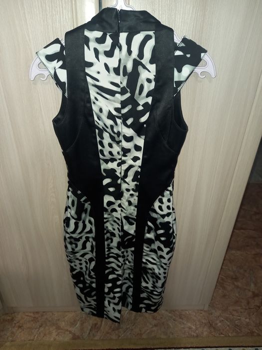 Продам платья, костюмы