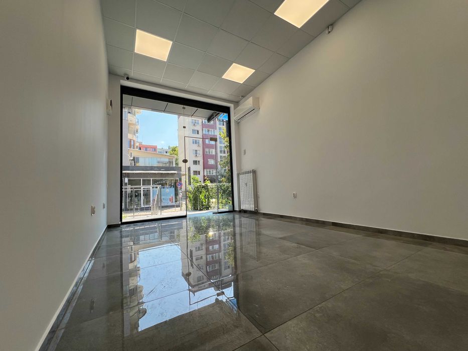 Дава се под наем Магазин в Русе, Възраждане - 30 кв.м за 400 € - Снимка #1